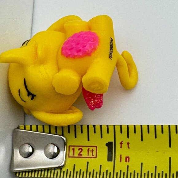 Hatchimals Colleggtibles Season 1 Yellow Elefly Elephant Figure Pink Wings 1.5" - Picture 3 of 8